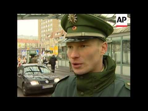 Final passport checks on German-Polish border