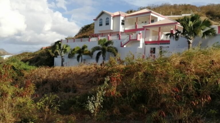 ST. KITTS REAL ESTATE( FRIGATE BAY BEHIND SUGARS)