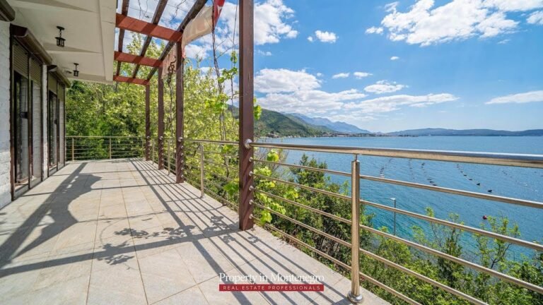 Seaview house in Kamenari for sale – Property in Montenegro