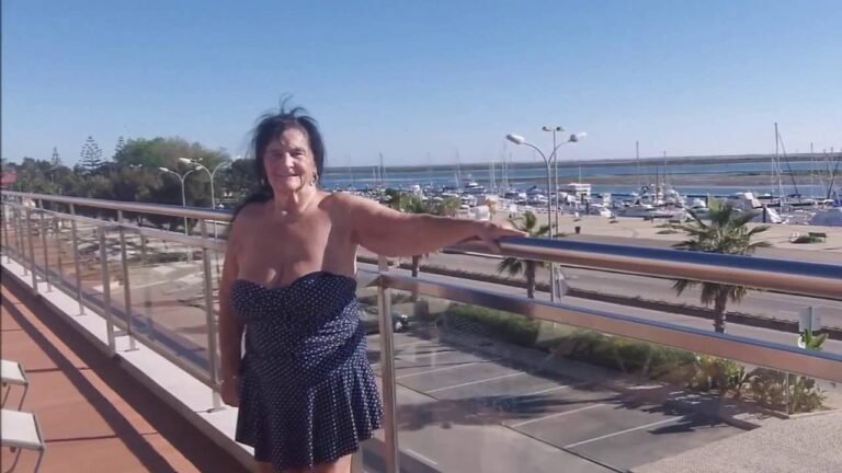 Ma Portugal BEFORE the unts took her passport.