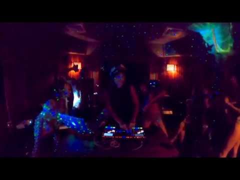 NAOBA live @ Momentom Collective