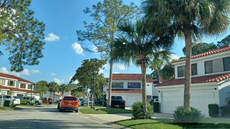 Se Vende Townhouse de 2 Dormitorios 2.5 Baños en Orlando, Florida 32819