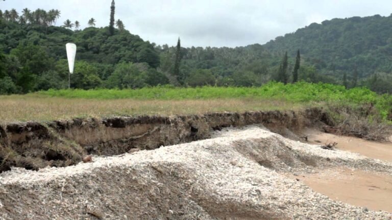 PACC Vanuatu: Vital Roads